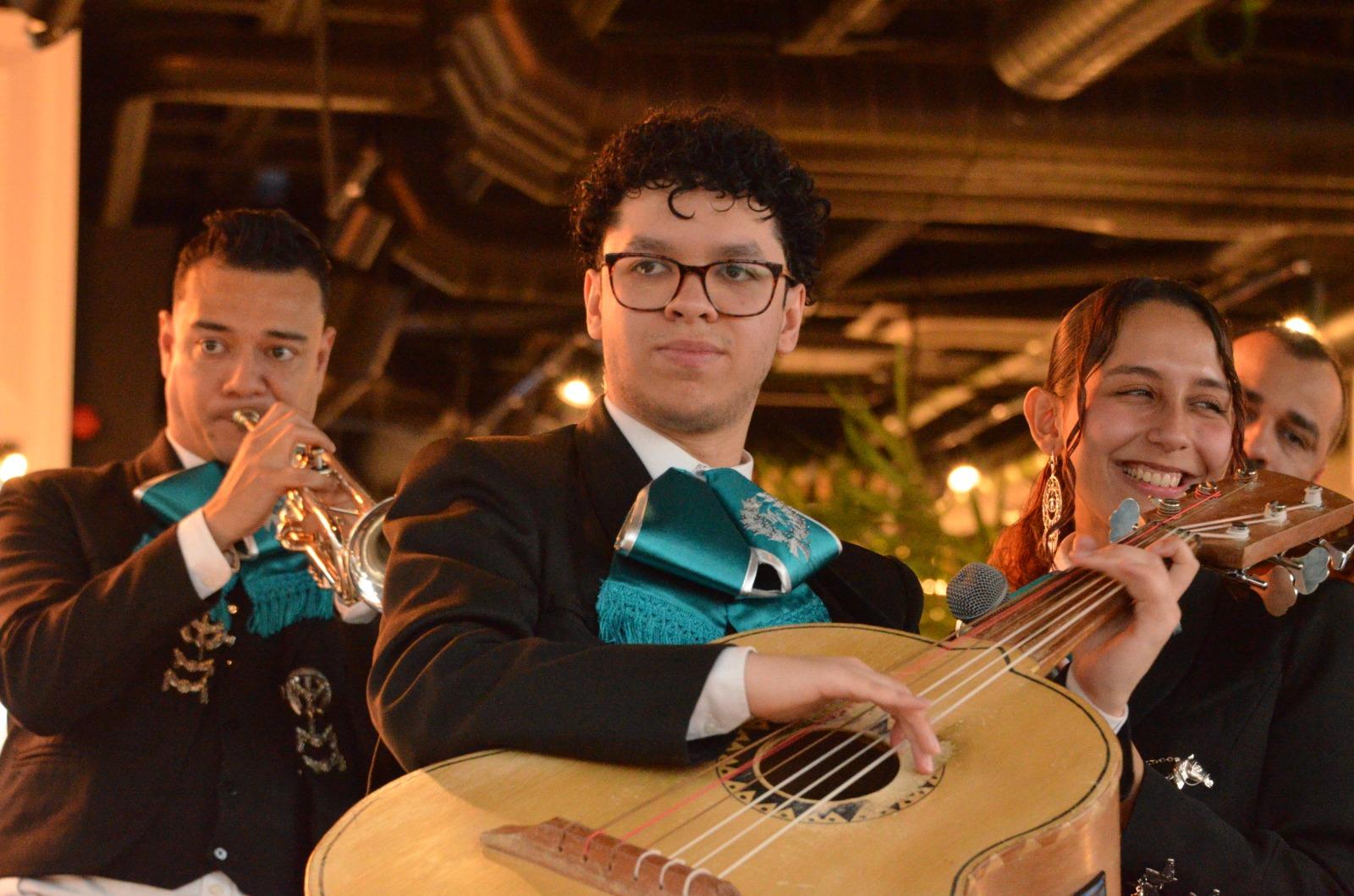 Mariachhi Mexicolombia — foto principal