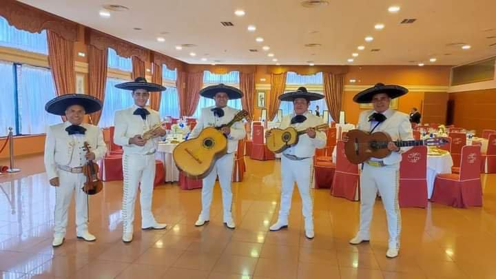 Mariachi los parranderos de México en España — foto principal